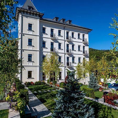 Hotel Carolin Călimăneşti المظهر الخارجي الصورة