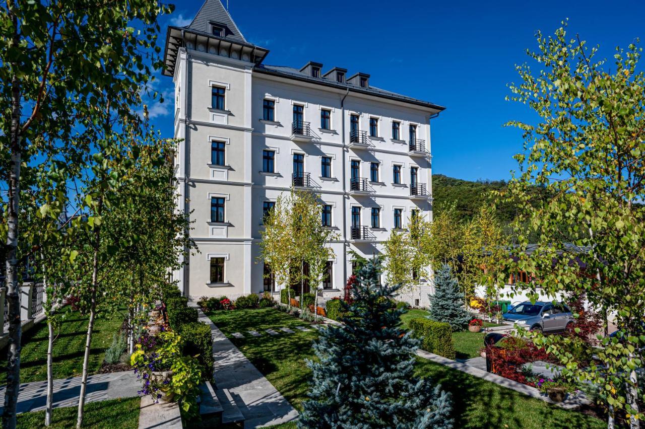 Hotel Carolin Călimăneşti المظهر الخارجي الصورة