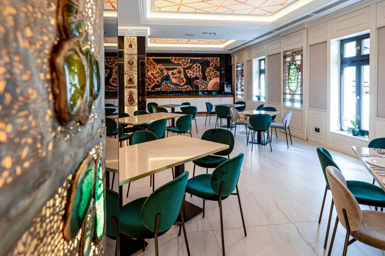 Hotel Carolin Călimăneşti المظهر الخارجي الصورة
