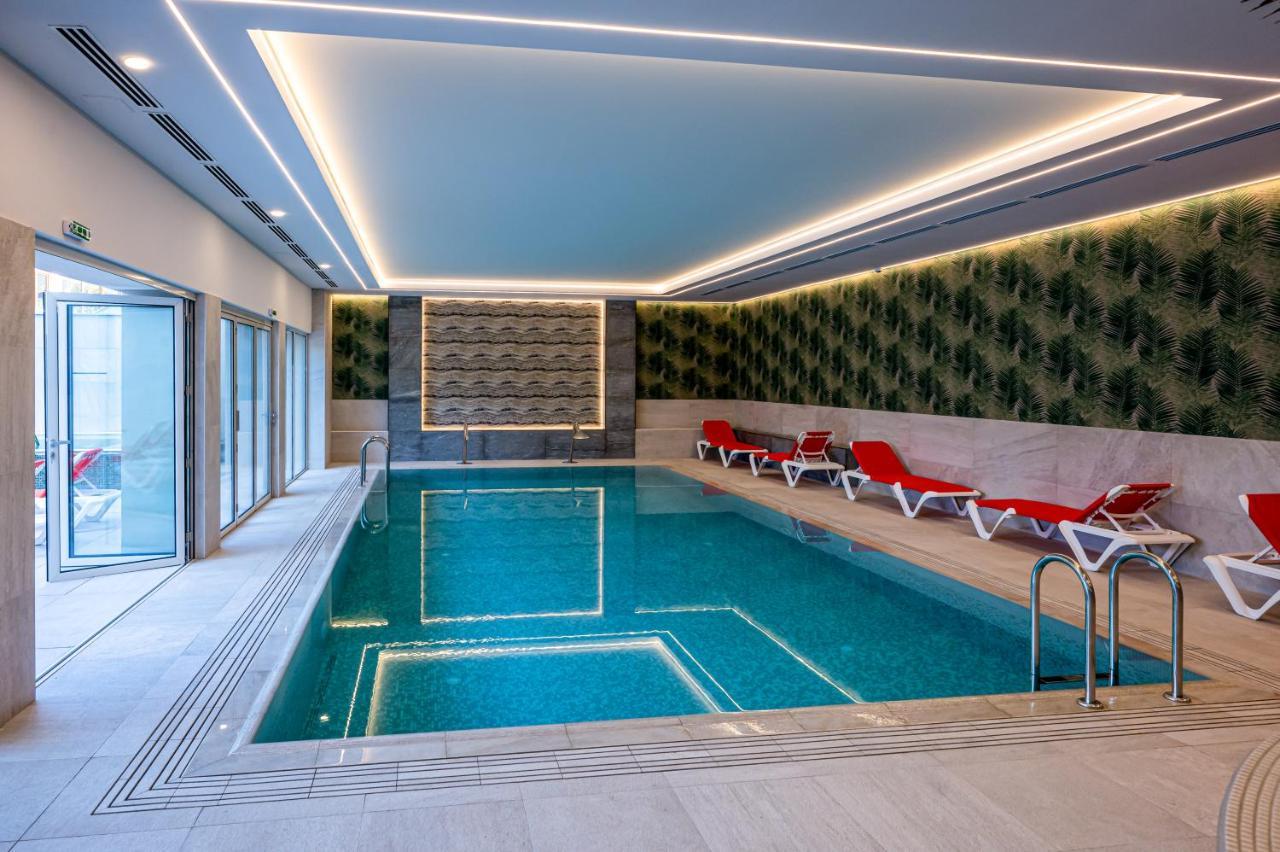 Hotel Carolin Călimăneşti المظهر الخارجي الصورة