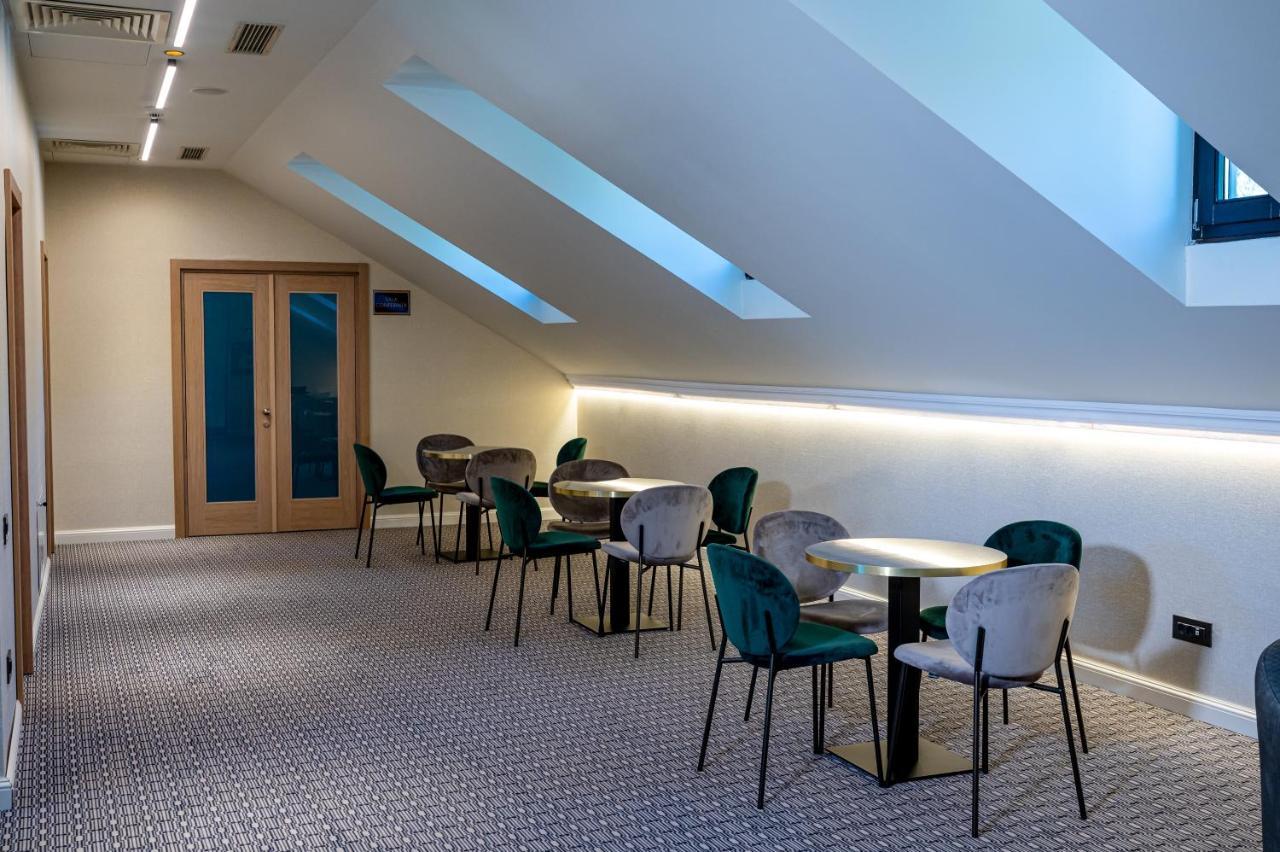 Hotel Carolin Călimăneşti المظهر الخارجي الصورة