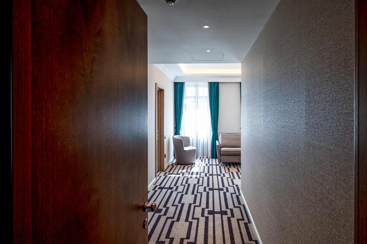 Hotel Carolin Călimăneşti المظهر الخارجي الصورة