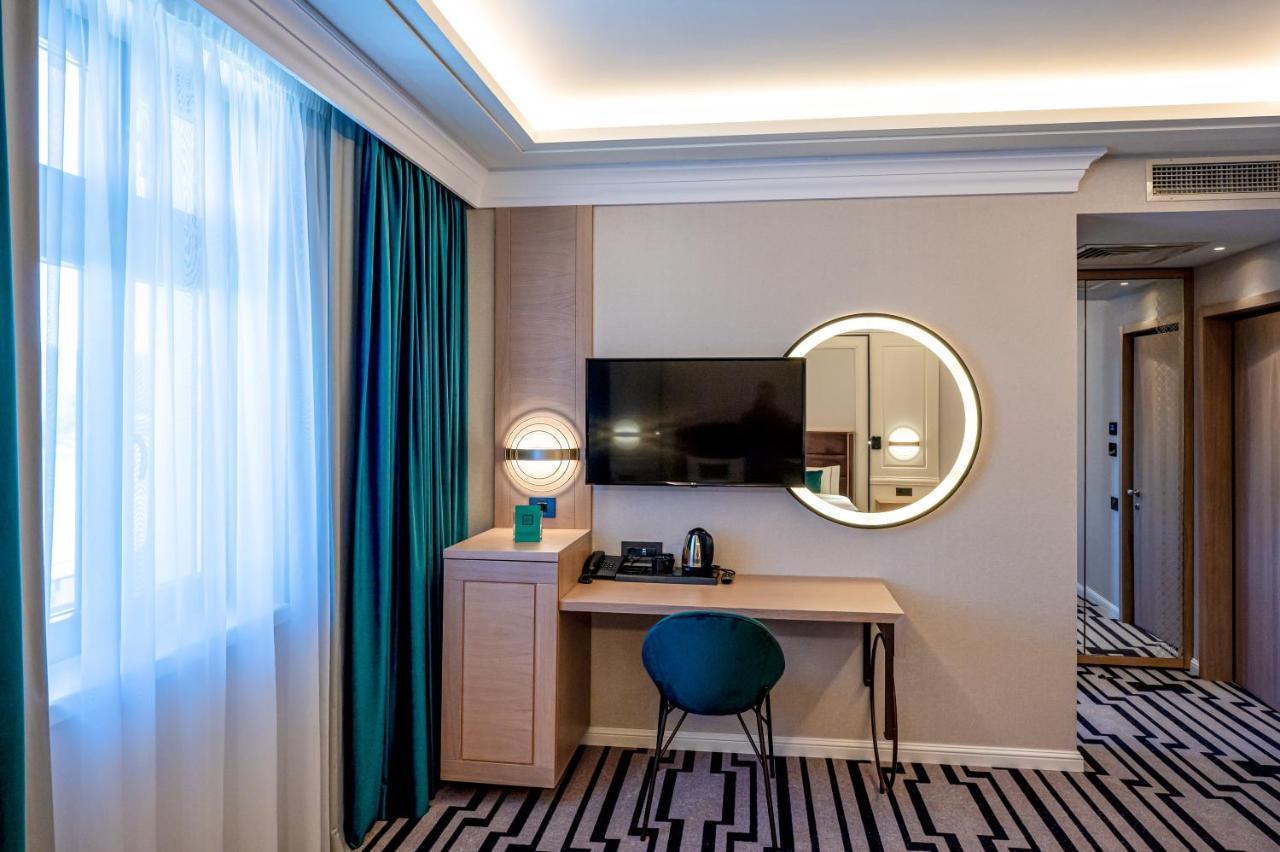 Hotel Carolin Călimăneşti المظهر الخارجي الصورة