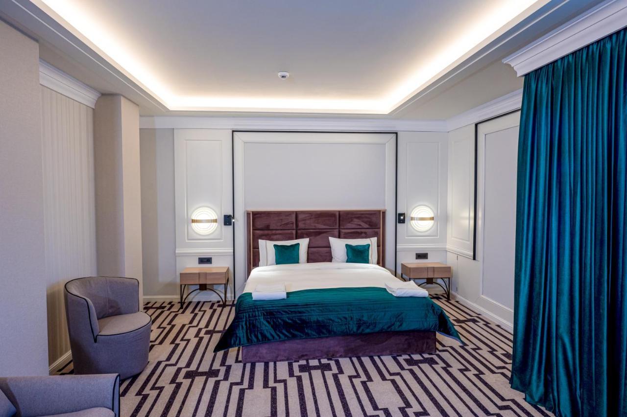 Hotel Carolin Călimăneşti المظهر الخارجي الصورة