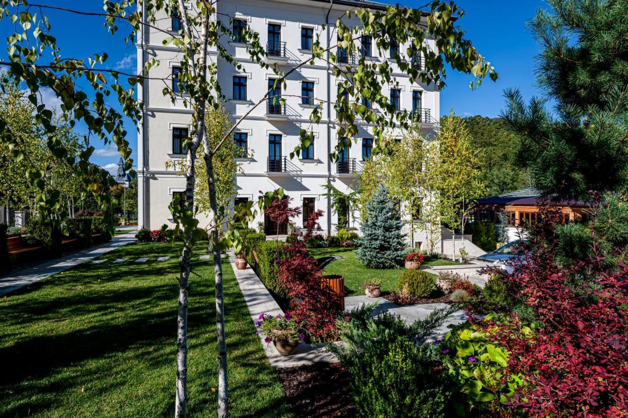 Hotel Carolin Călimăneşti المظهر الخارجي الصورة