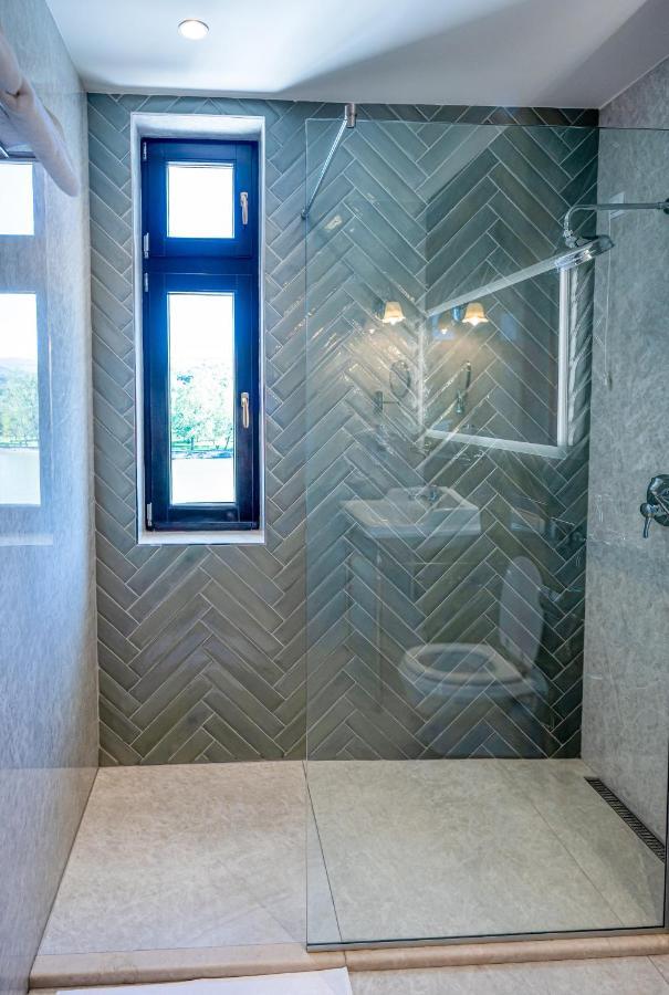 Hotel Carolin Călimăneşti المظهر الخارجي الصورة