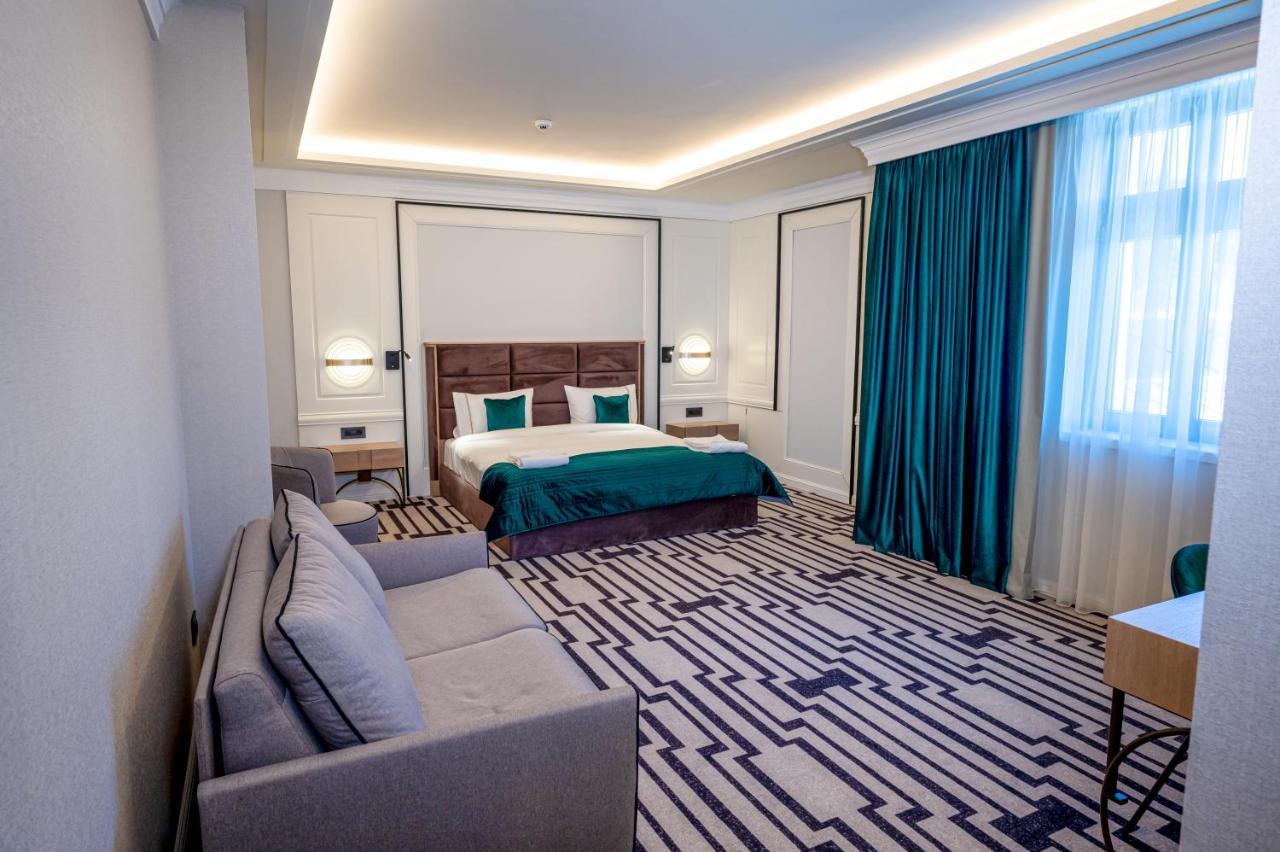 Hotel Carolin Călimăneşti المظهر الخارجي الصورة
