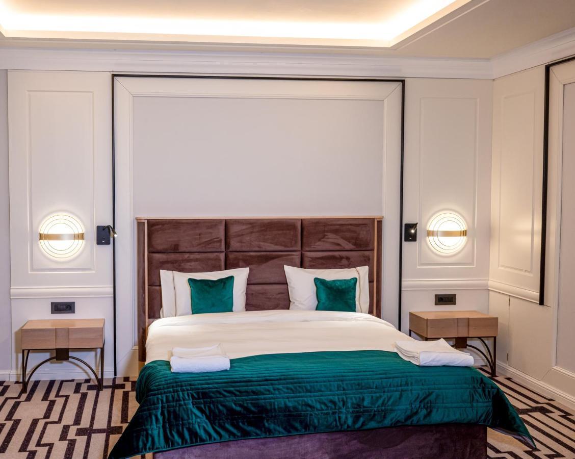 Hotel Carolin Călimăneşti المظهر الخارجي الصورة