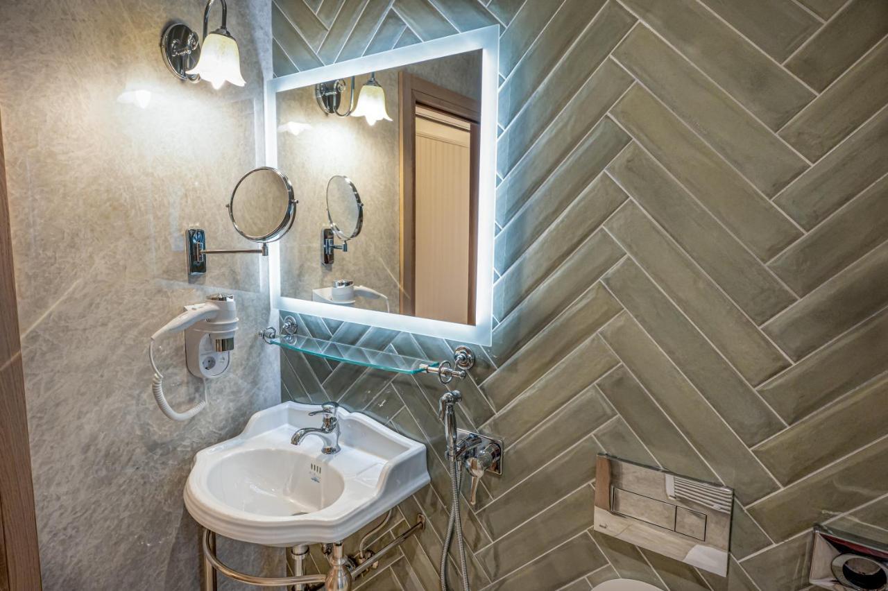 Hotel Carolin Călimăneşti المظهر الخارجي الصورة